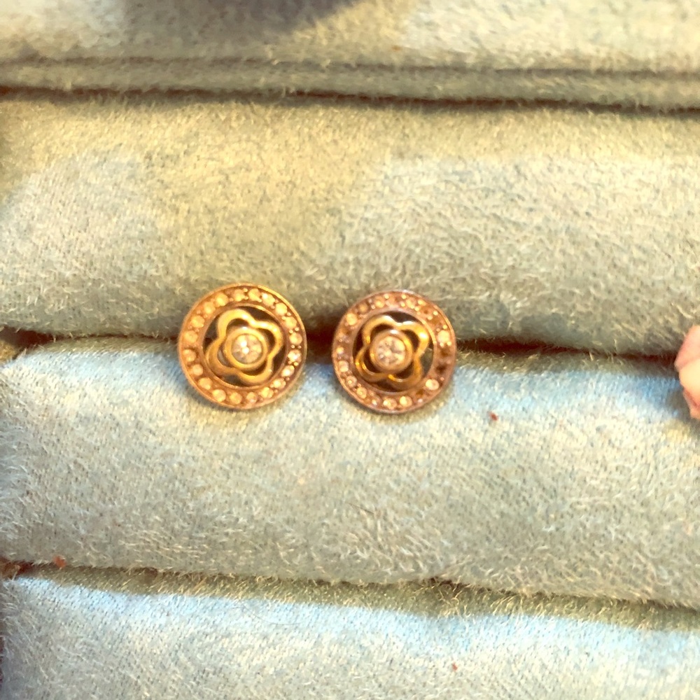 Pendant gold studs